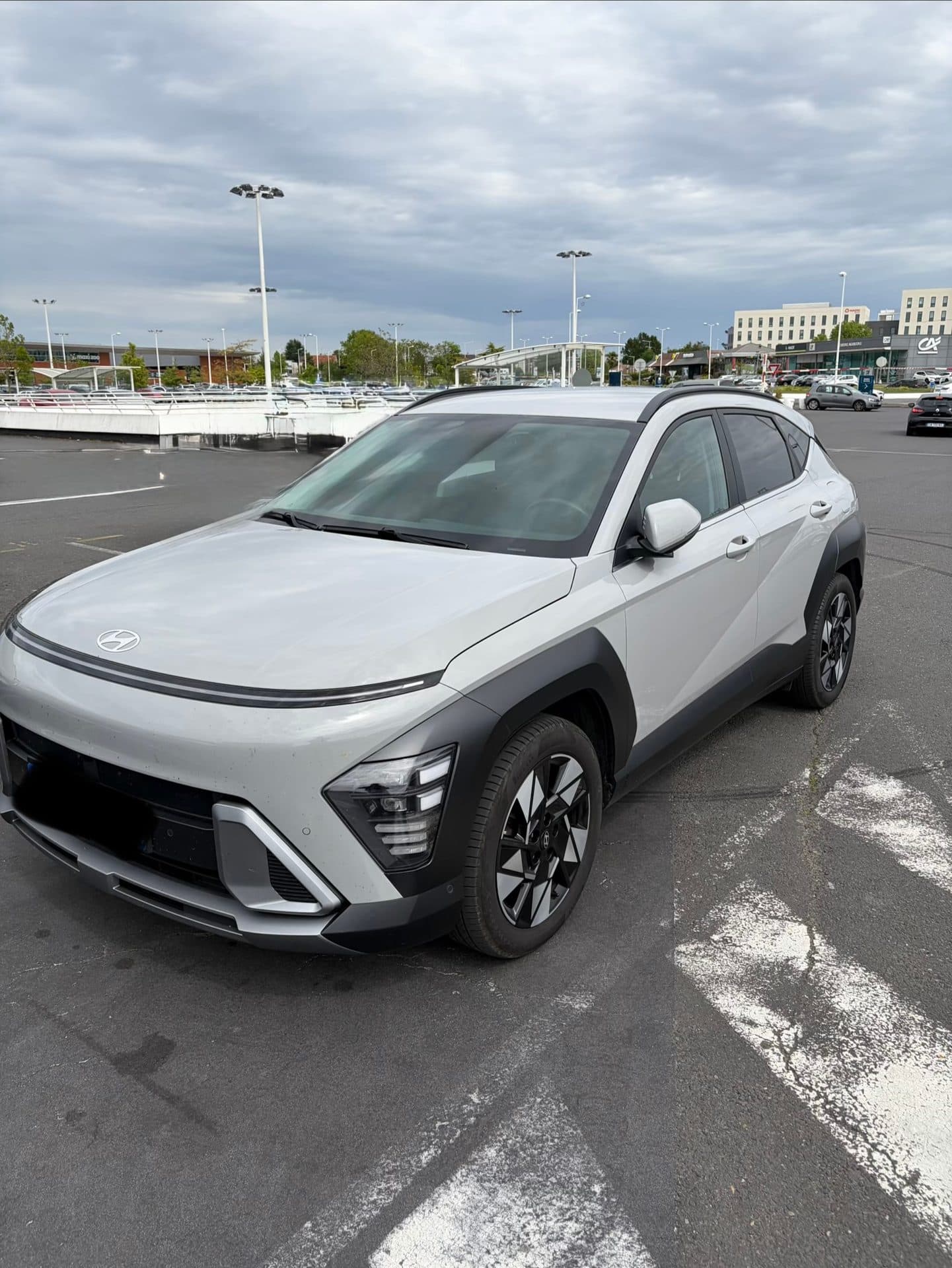 Photo de la Hyundai Kona 1.6 GDI 141 ch Hybrid Executive 2026